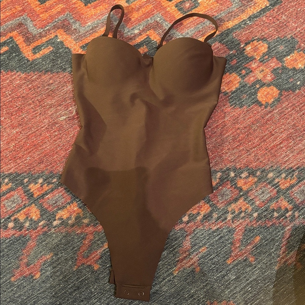 Skims Body Underwire Thong Bodysuit - Picture 4 of 4